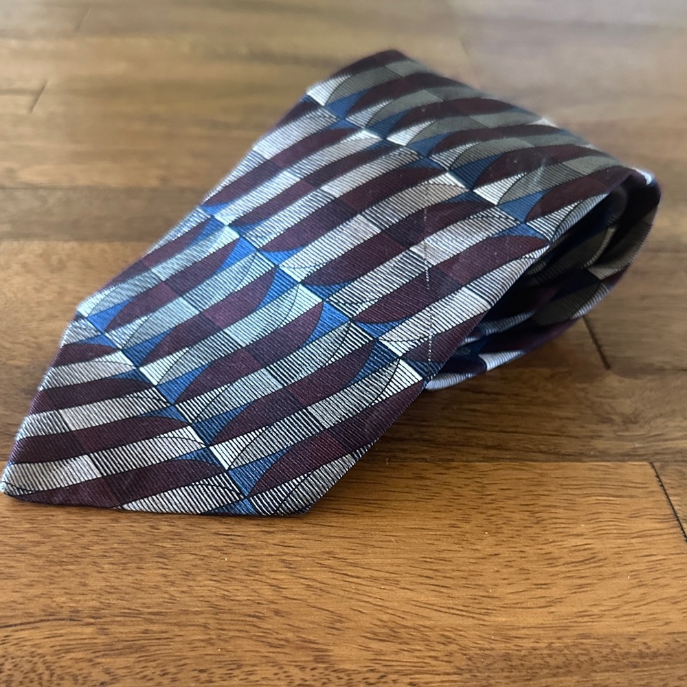Arrow Geometric Tie in Blue and Brown